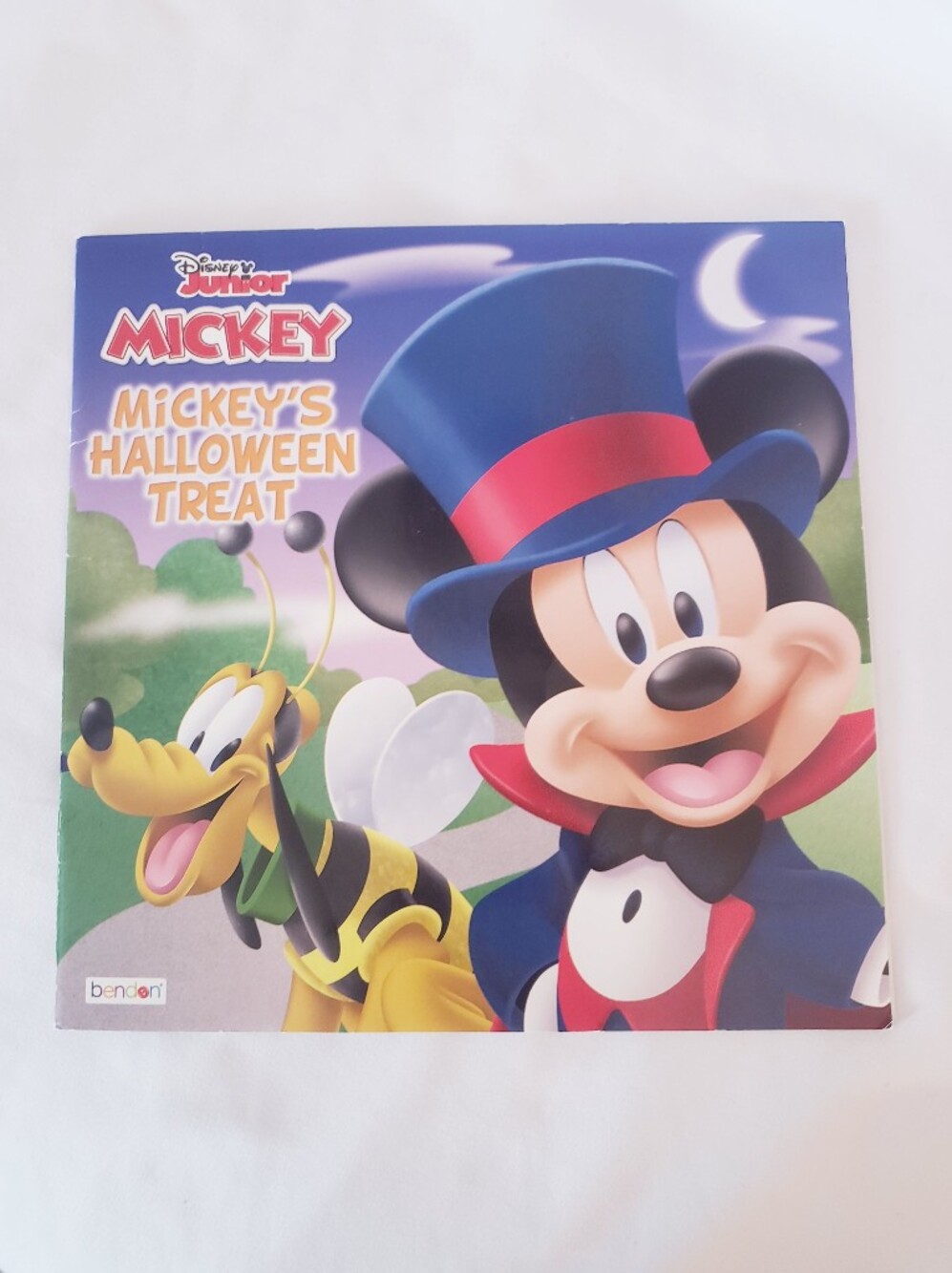 Disney Mickey's Halloween Treat Kids Book